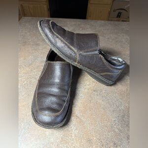 Born Sz 9 Dark Brown Shoes Slipons Flats C09423